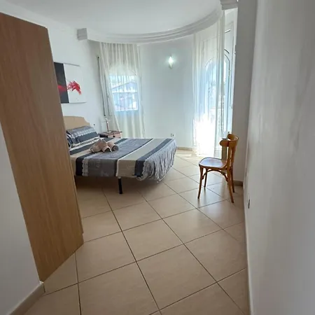 Raquel Koky Tatil Evi *